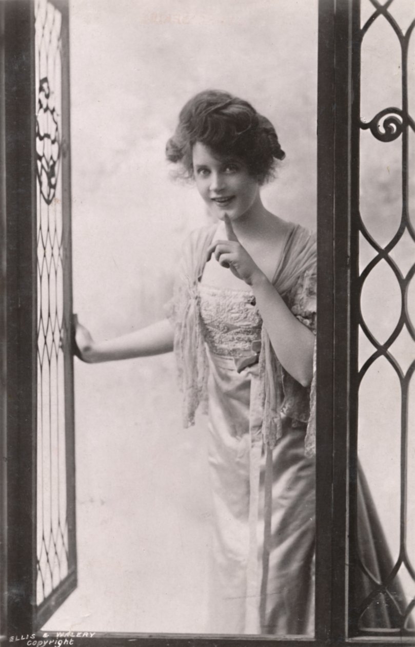 Miss Billie Burke, 1884-1970, c1930. av Unbekannt