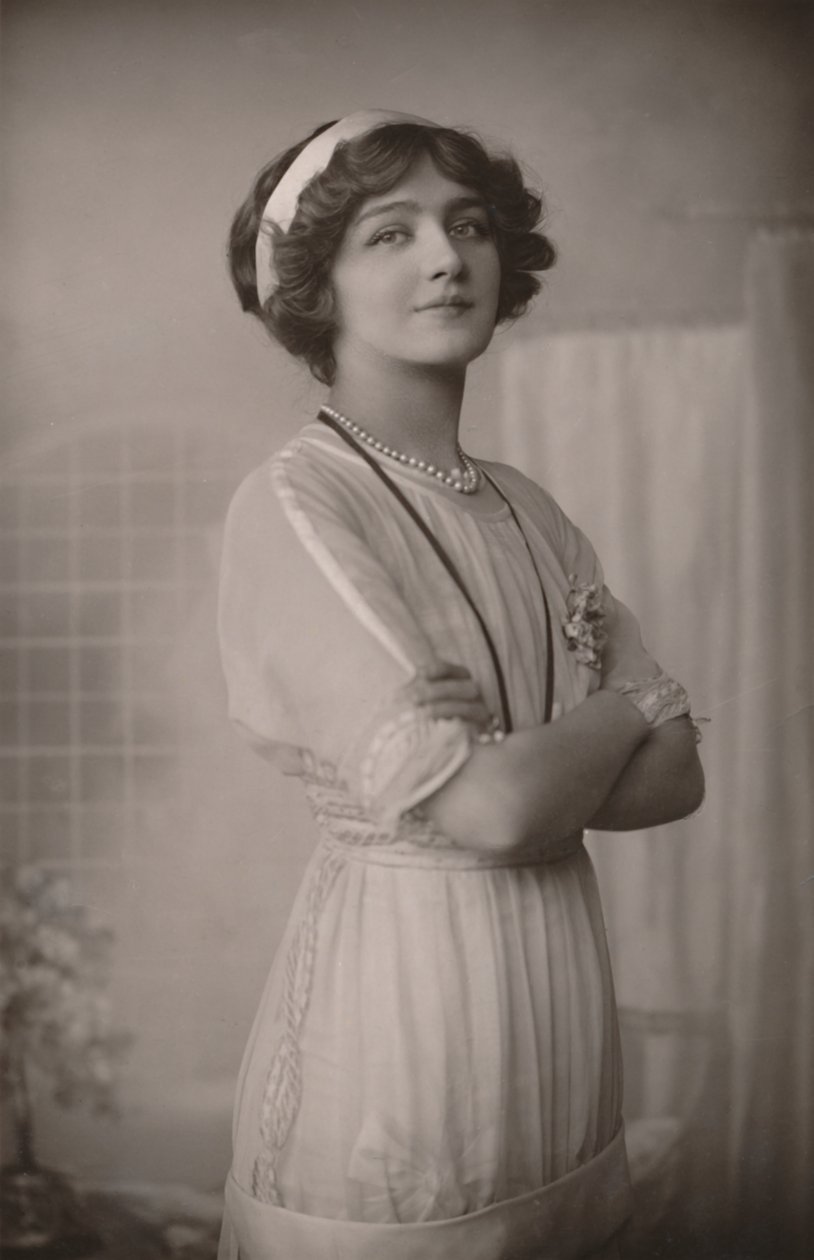 Miss Lily Elsie, 1886-1962, som Alice i dollarprinsessan., c1930. av Unbekannt