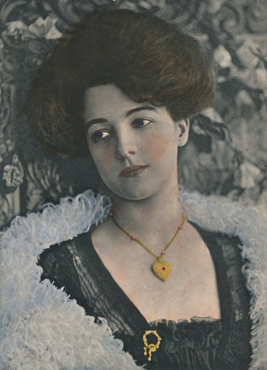 Miss Olive May, 1886-1947, c1930. av Unbekannt
