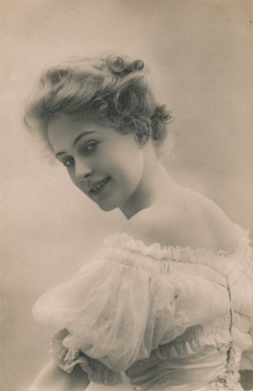 Miss Pauline Chase, 1885-1962, c1930. av Unbekannt