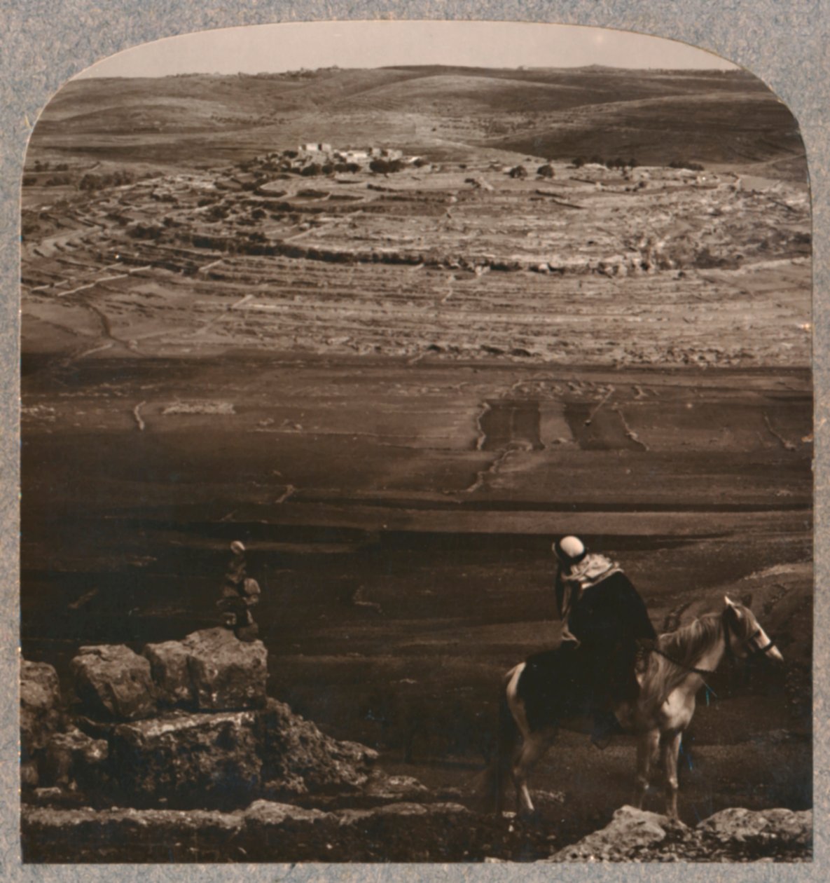 Mizpeh, med Jakobs stenpelare, c1900 av Unbekannt