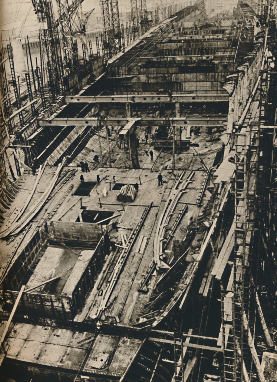 Mer än 1 000 fot lång. Shell of Queen Mary i början av konstruktionen, 1930-1934, 1936 av Unbekannt