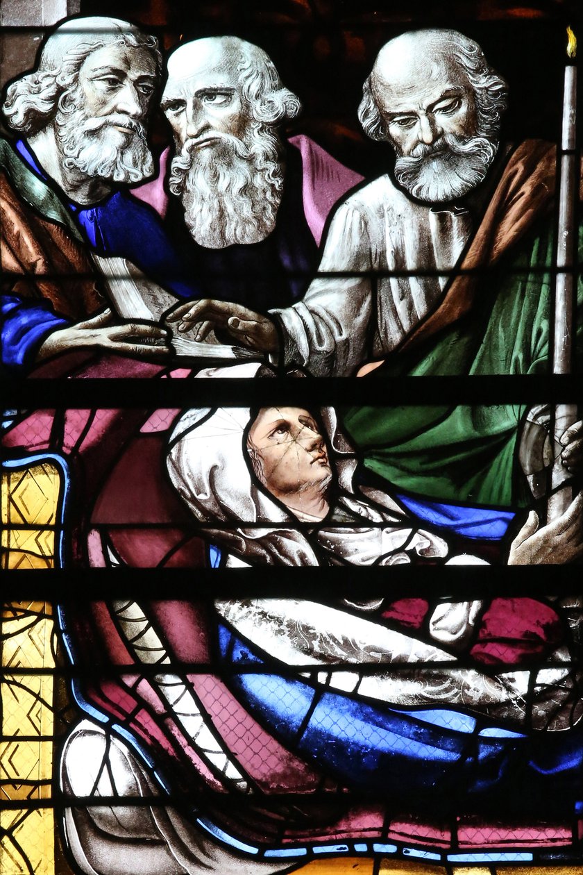 Moulins katedral. Fönster i målat glas. Dormition of the Jungfru Maria, 20160603, Moulins, Europa av Unbekannt