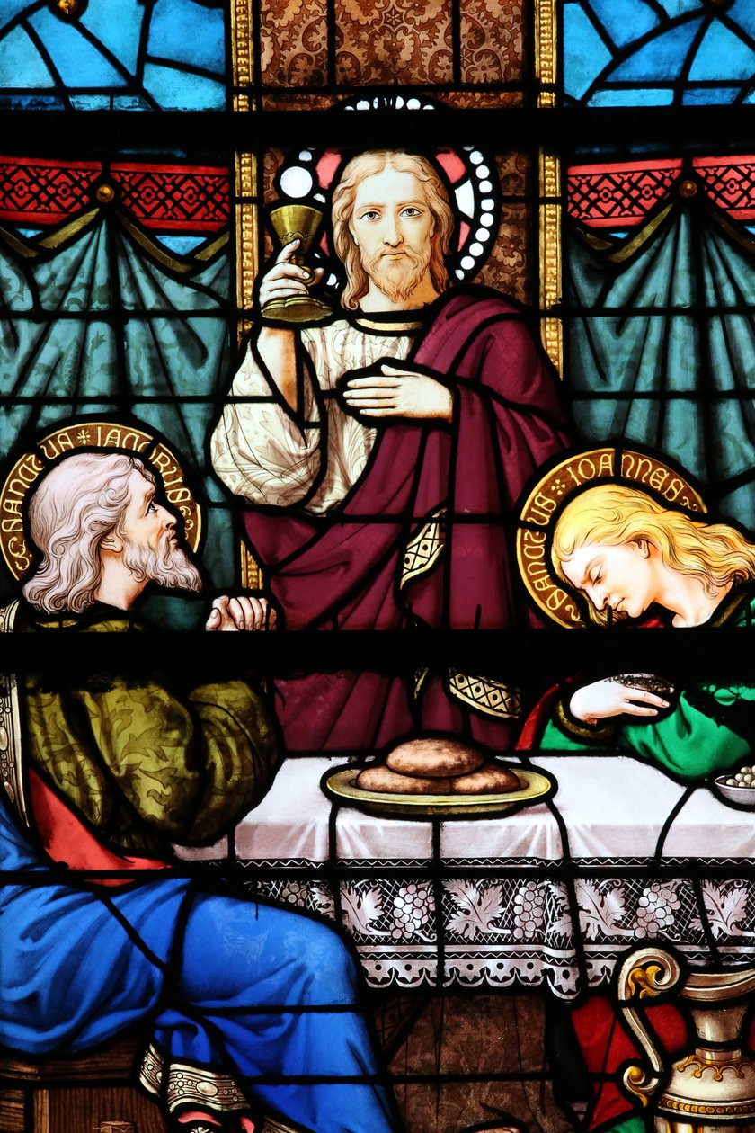 Moulins katedral. Fönster i målat glas. Den sista måltiden är den sista måltiden som Jesus delade med sina apostlar i Jerusalem, 20160603, Moulins, Europa av Unbekannt