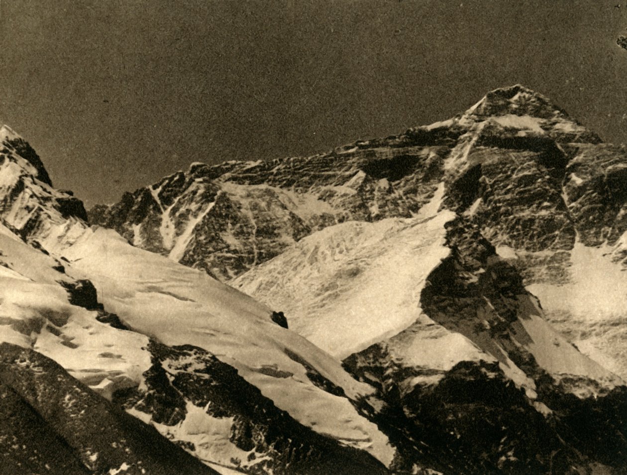 Mount Everest från baslägret, c1918-c1939. av Unbekannt