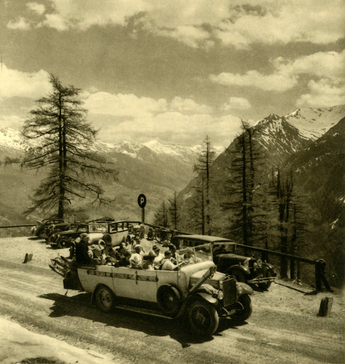 Bergsvy vid Schöneck på Grossglockner High Alpine Road, Österrike, c1935. av Unbekannt