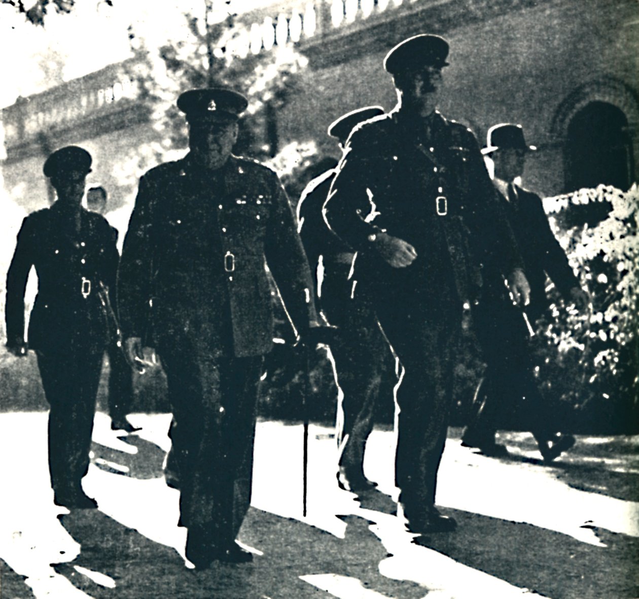 Mr Churchill besöker Teheran, Persien, 1 december 1943, 1945. av Unbekannt