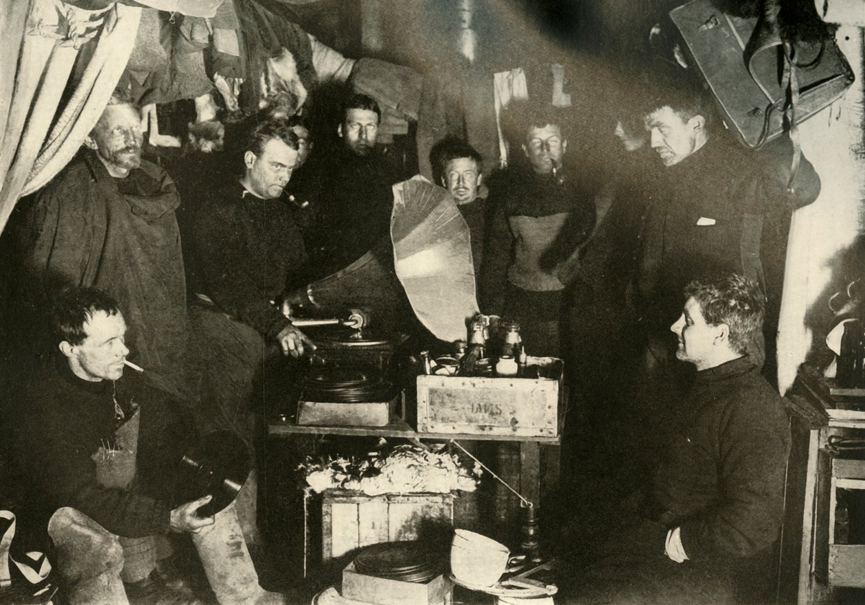 Musik i kojan, c1908, 1909. av Unbekannt