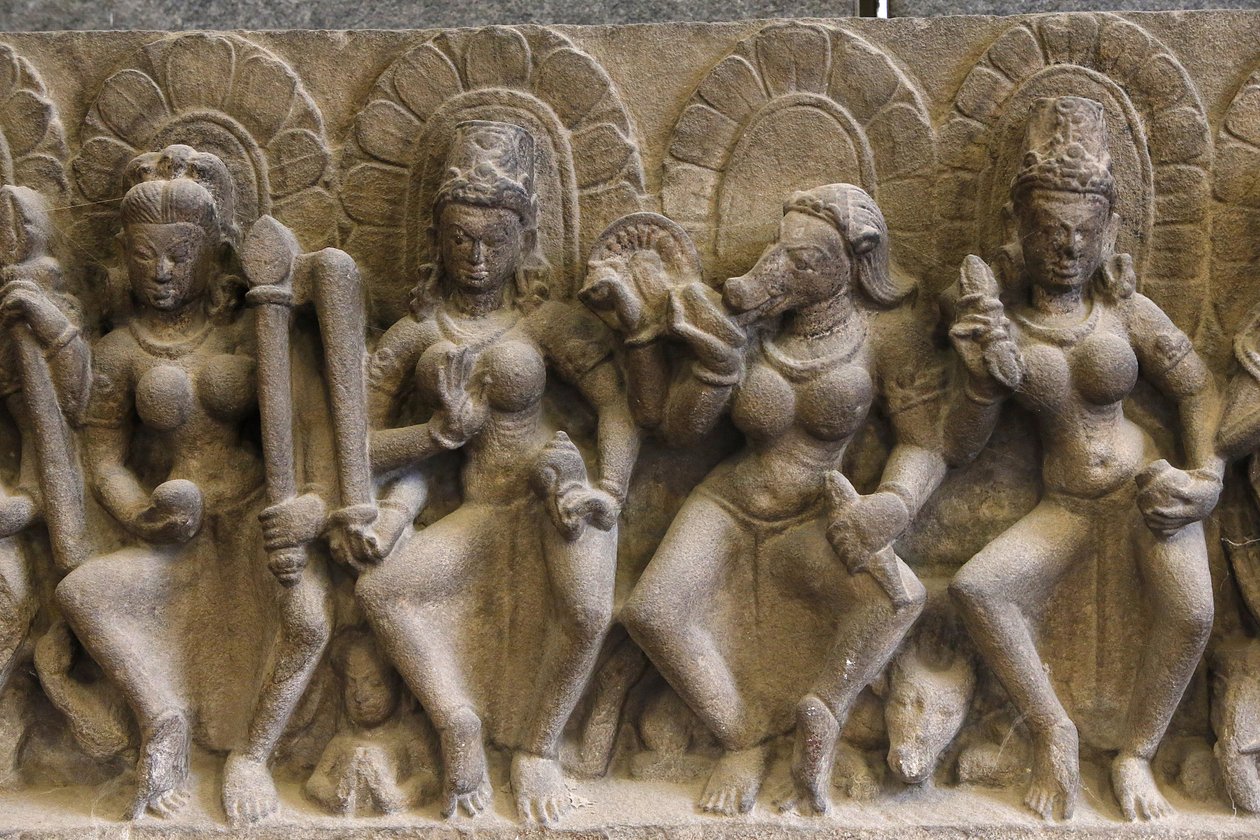 Indiens nationalmuseum, Delhi. Saptamatrikas (sju gudomliga mödrar). Pratihara av Unbekannt