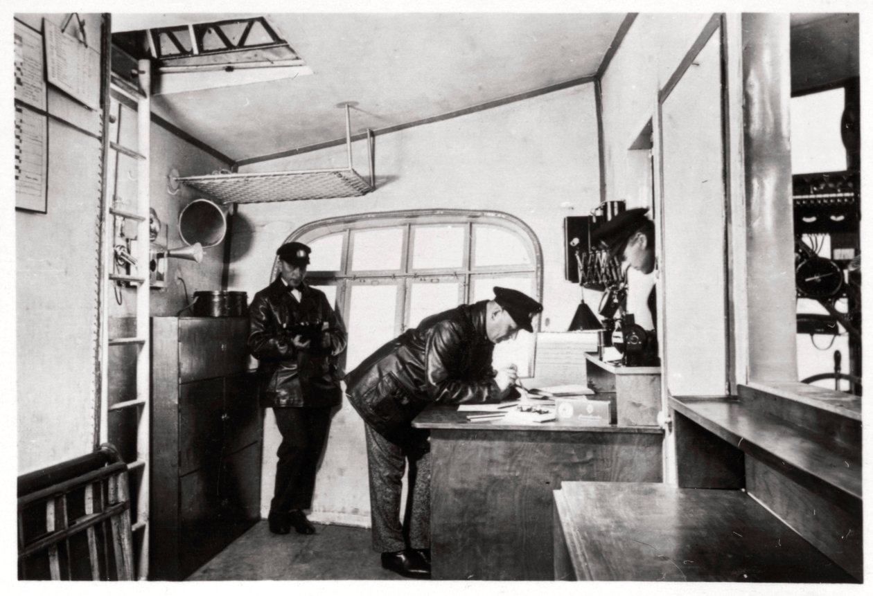 Navigationsrum, Zeppelin LZ 127 Graf Zeppelin, 1933 av Unbekannt