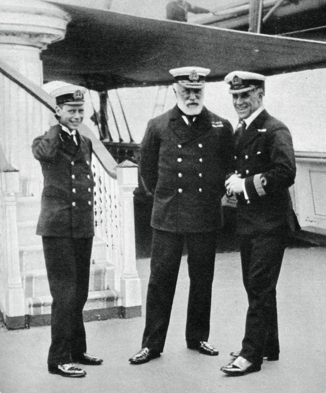 Flottans kadett Prince Albert med amiral Sir Lewis Beaumont, 1912 av Unbekannt