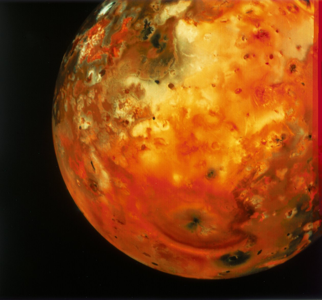 Nästan full vy av Io, en av Jupiters månar, 1979 av Unbekannt
