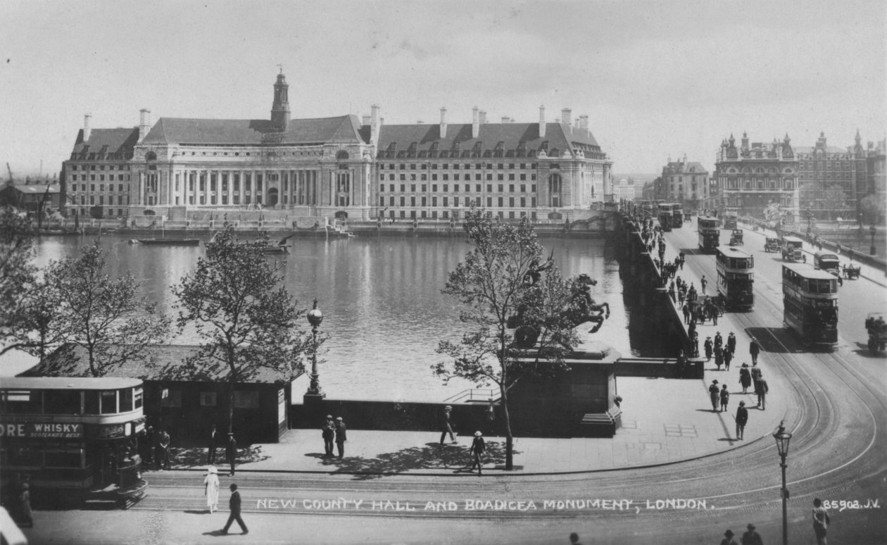 New County Hall och Boadicea-monumentet, London, c1925 av Unbekannt