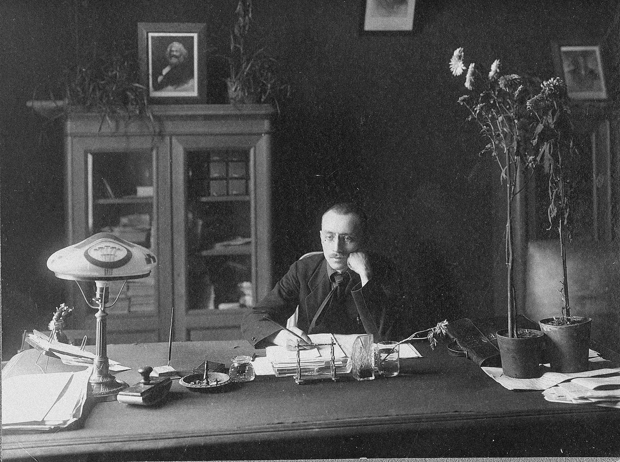 Nikolai Alexandrovich Milyutin 1889-1942 av Unbekannt