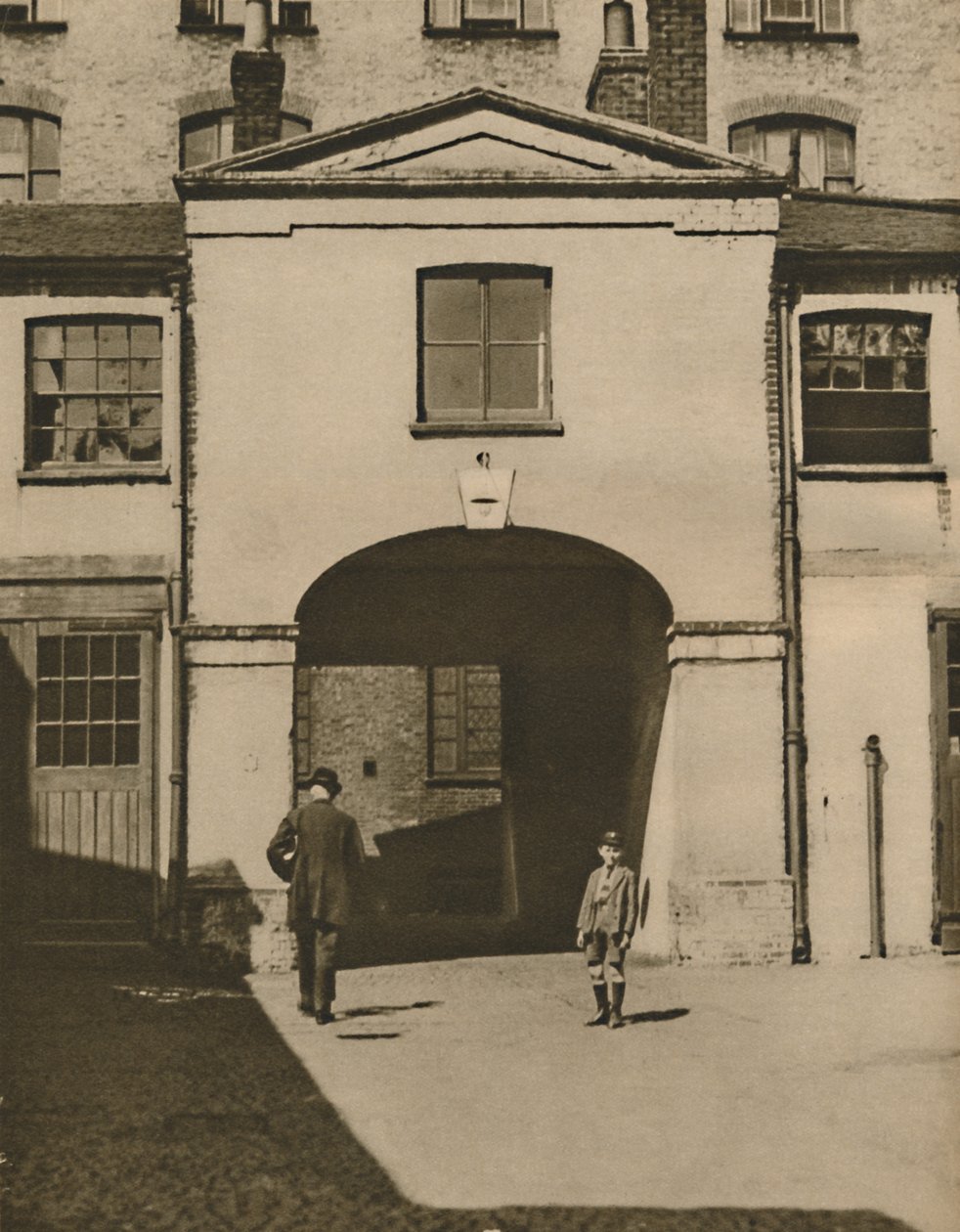 Old Mews sade att ha varit Iron Dukes Stables i Knightsbridge, c1935. av Unbekannt