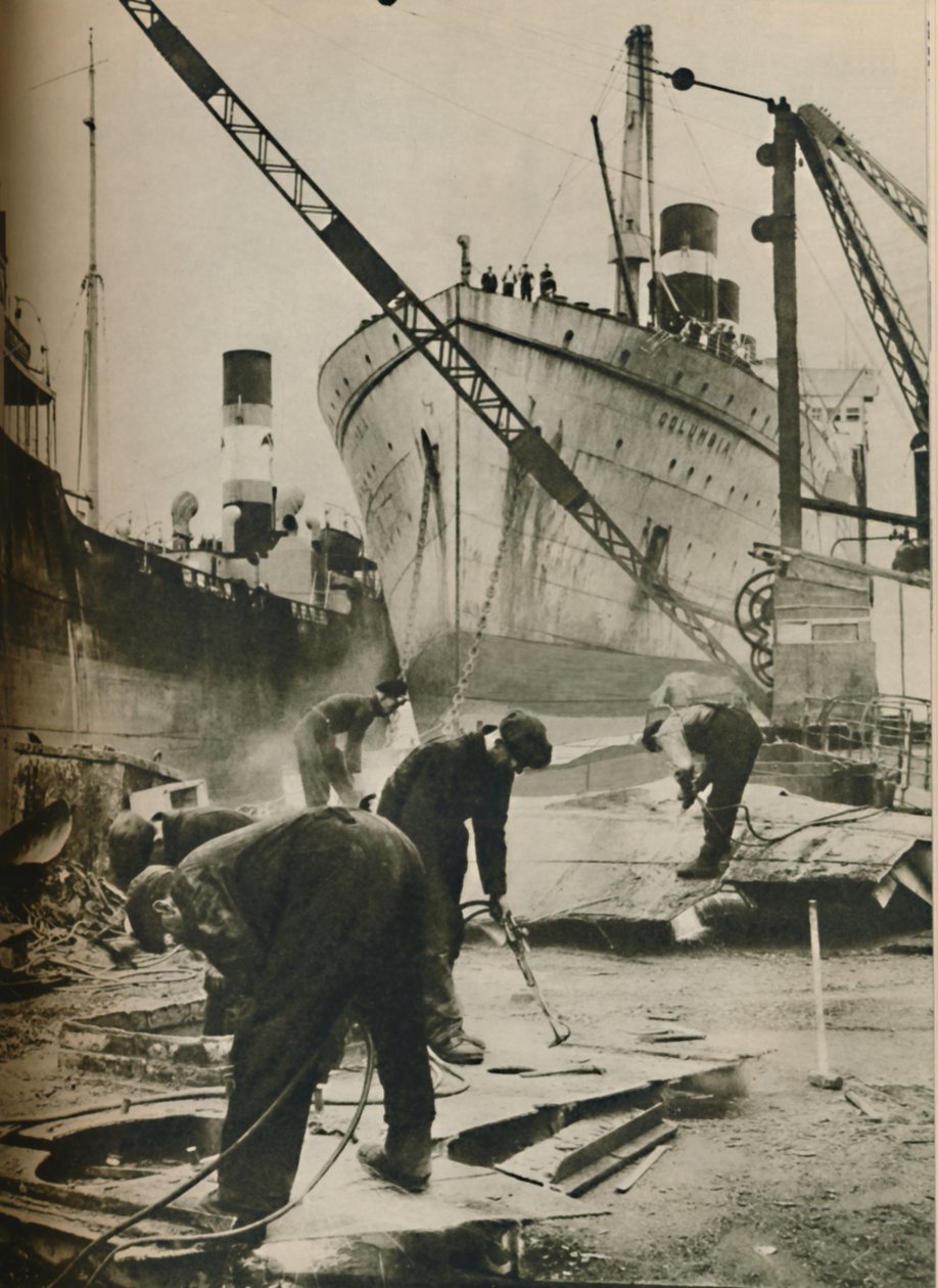 På Firth of Forth. Skeppsbrytning vid Boness West Lothian, 1937 av Unbekannt