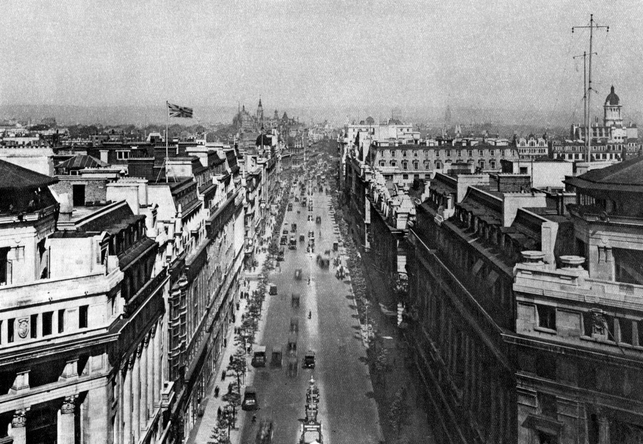 På taket av Bush House, med utsikt från Kingsway mot de norra höjderna, London, 1926-1927. av Unbekannt