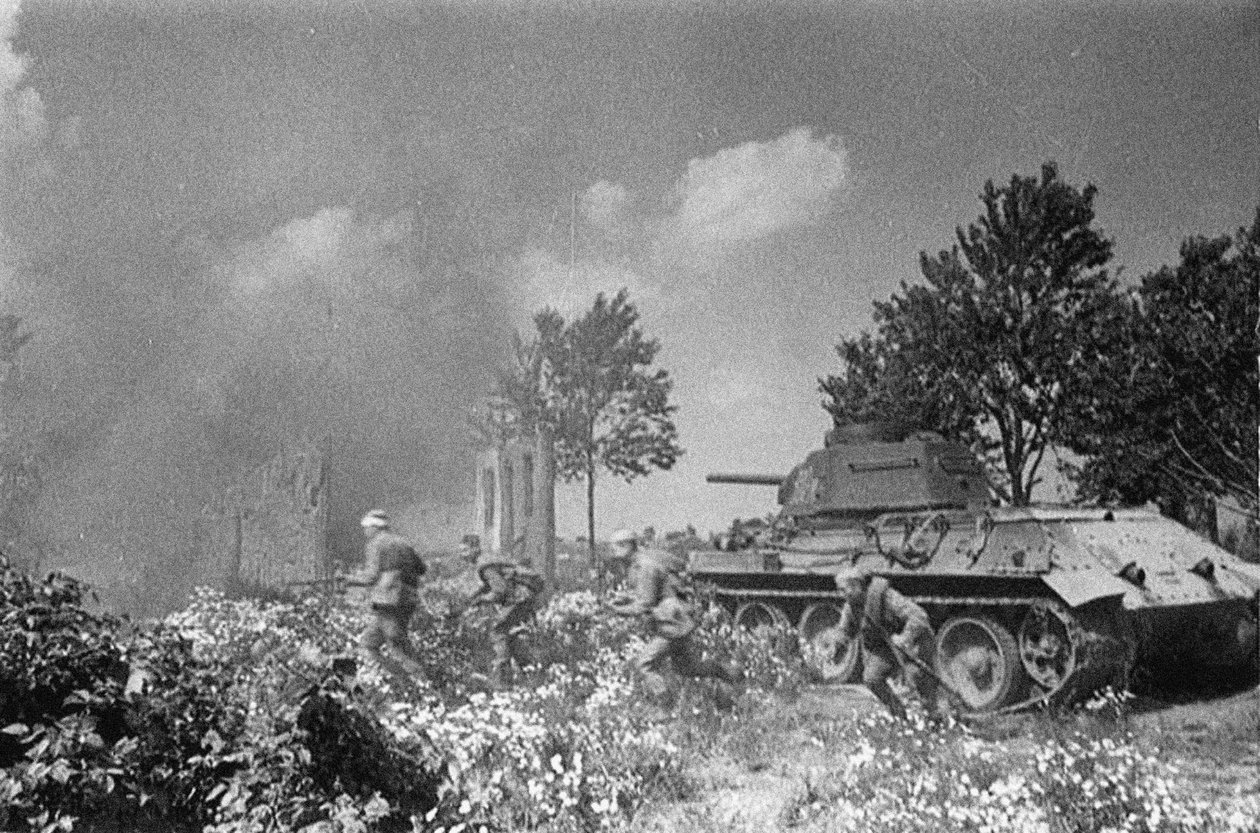 Operation Kutuzov. Sovjetiska trupper följer sina stridsvagnar nära Orel av Unbekannt