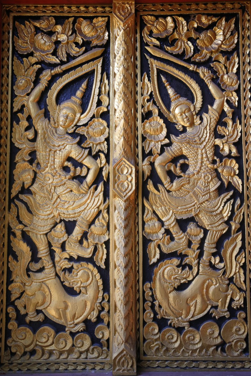 Utsmyckad tempeldörr vid Wat Chedi Luang, Chiang Mai. Thailand av Unbekannt