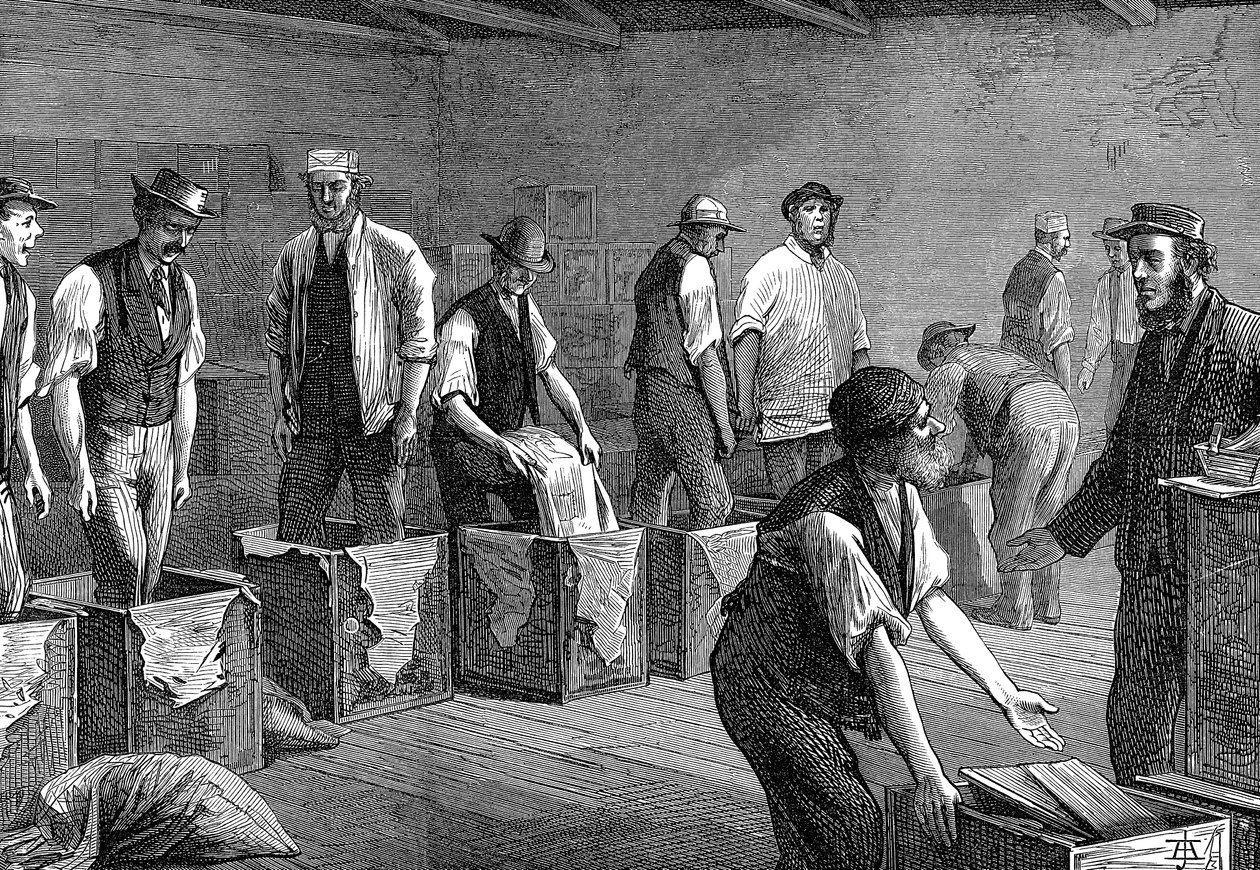 Packar te i lagren hos East & West India Dock Company, London, 1874 av Unbekannt