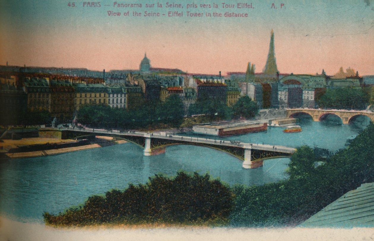 Panorama över floden Seine med Eiffeltornet i fjärran, Paris, c1920 av Unbekannt
