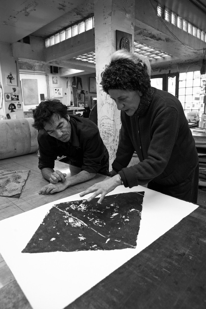 Pascal Gauvard, medgrundare av Pasnic gravyrverkstad, Annie-Paule Thorel, fransk målare. Analys av ett tryck. Pasnic gravyrverkstad i Paris 2009. av Unbekannt