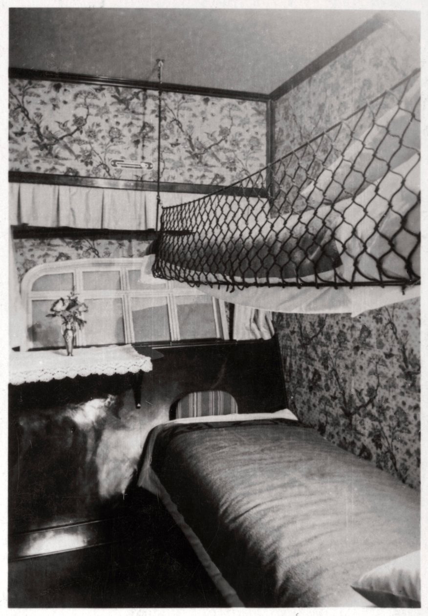 Passagerarhytt på natten, LZ 127 Graf Zeppelin, 1933 av Unbekannt
