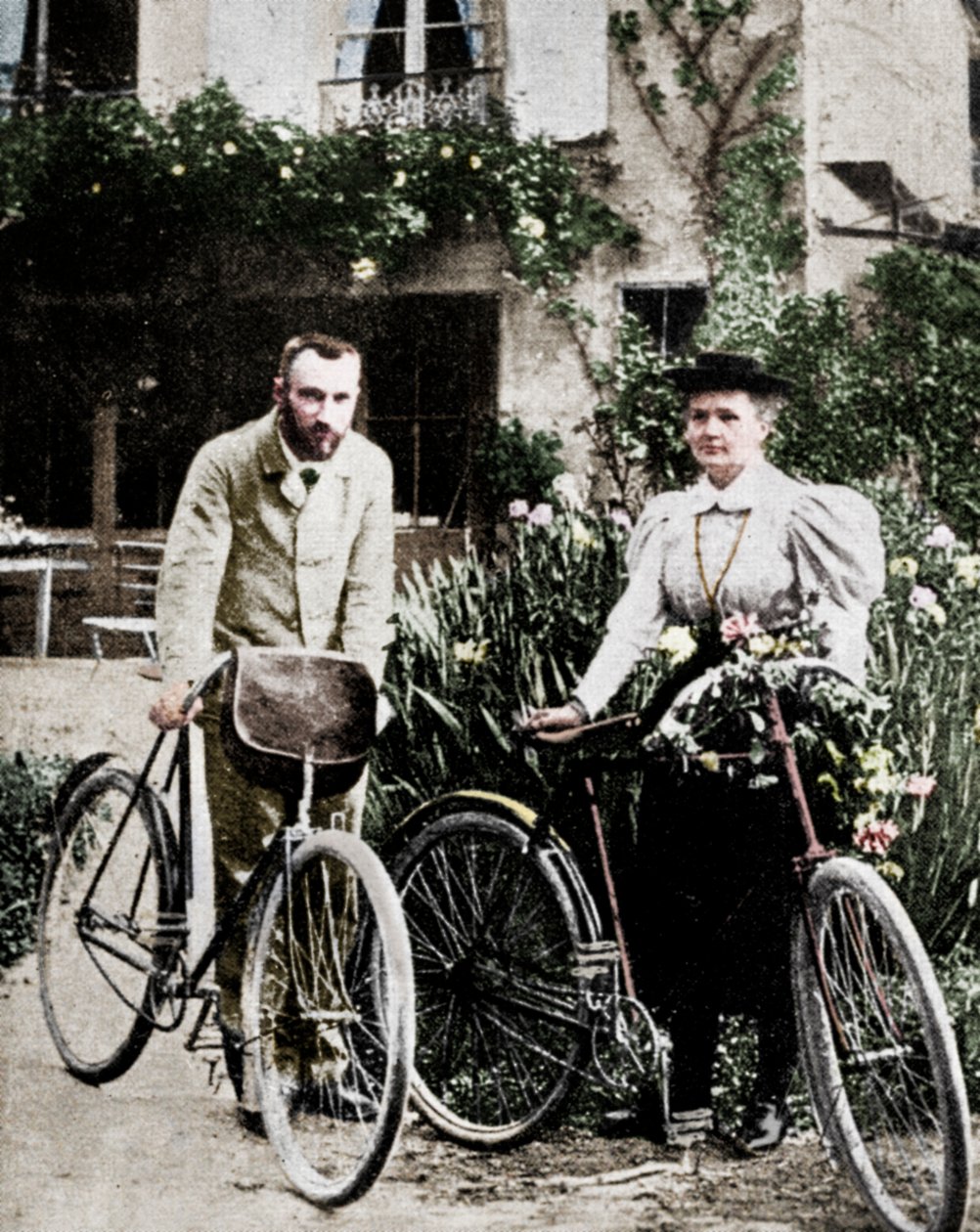 Pierre och Marie Curie, franska fysiker, förbereder sig för att cykla av Unbekannt