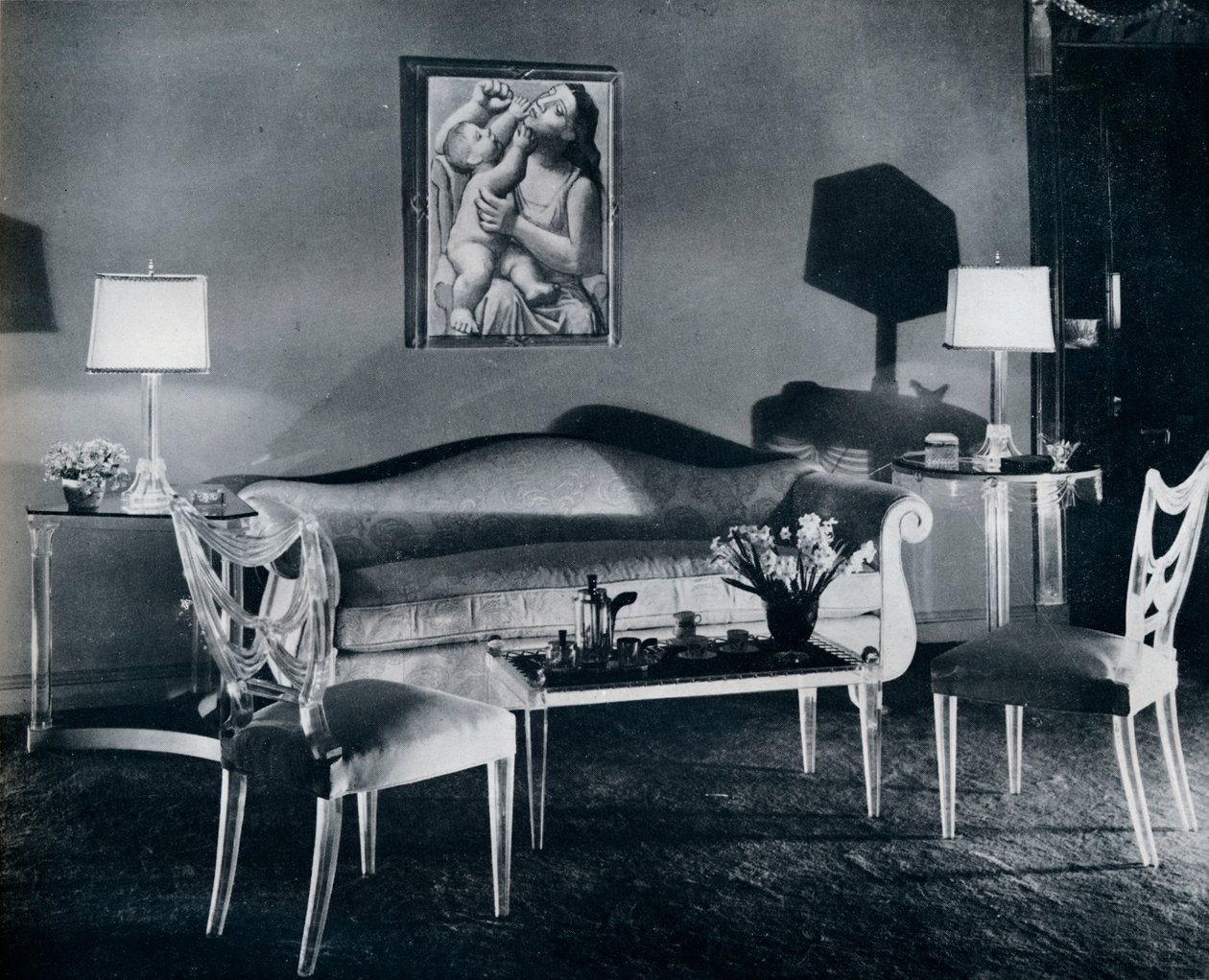 Möbler i plexiglas i 1940-talsinredning, 1941 av Unbekannt
