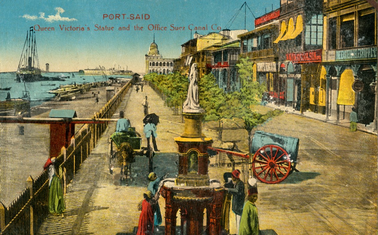 Port-Said - Queen Victorias Statue och Office Suez Canal Co., c1918-c1939. av Unbekannt
