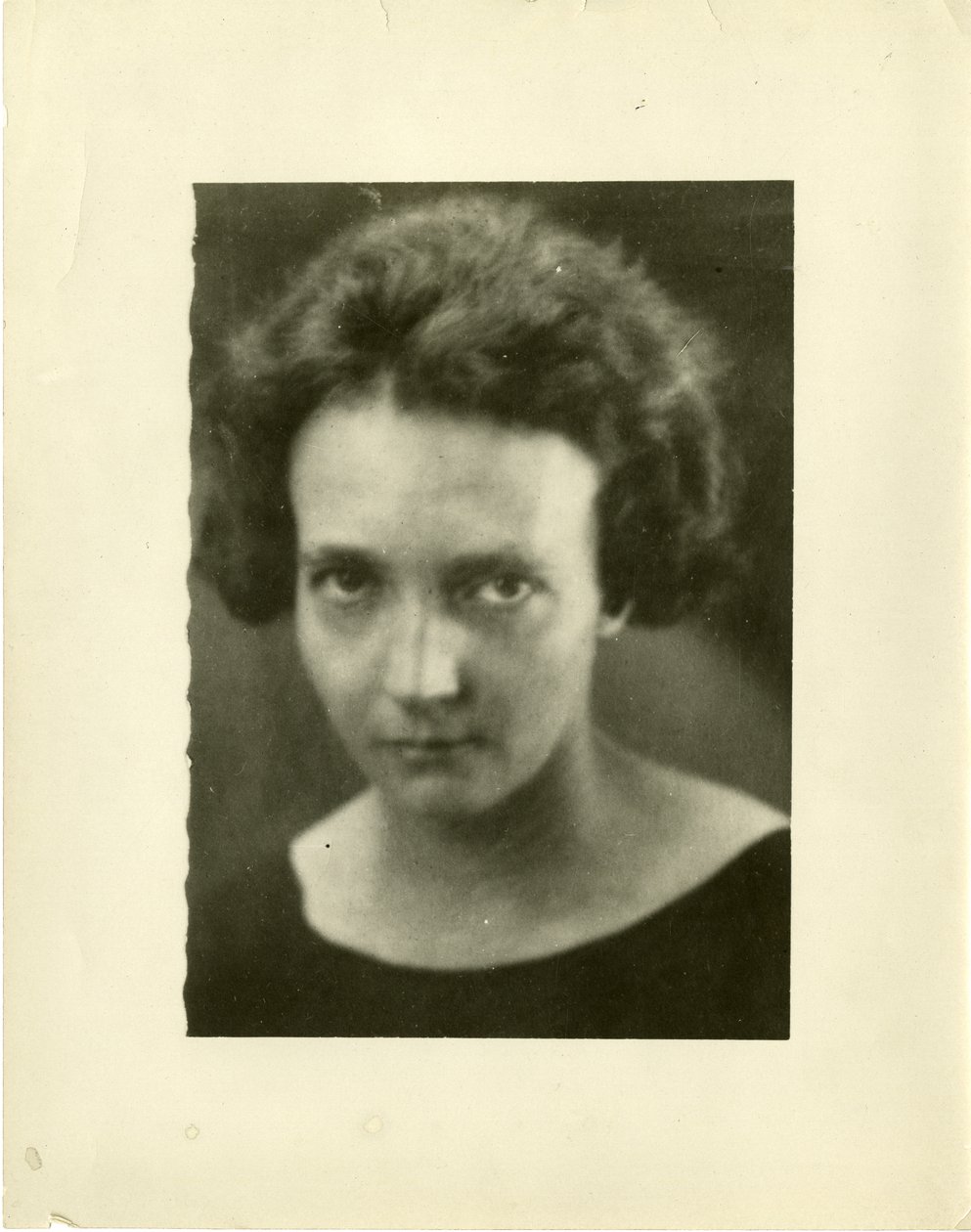Porträtt av Irene Joliot-Curie 1897-1956 av Unbekannt