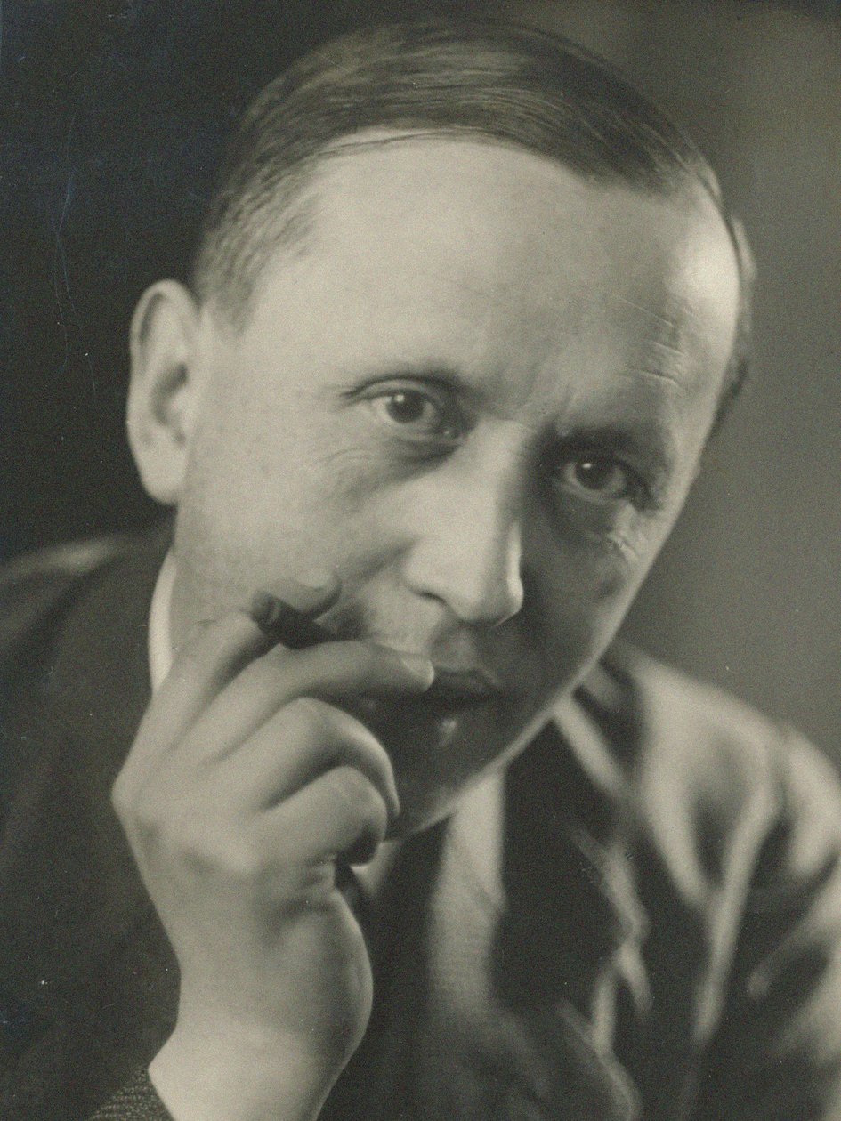 Porträtt av Karel Capek 1890-1938, ca. 1930. av Unbekannt