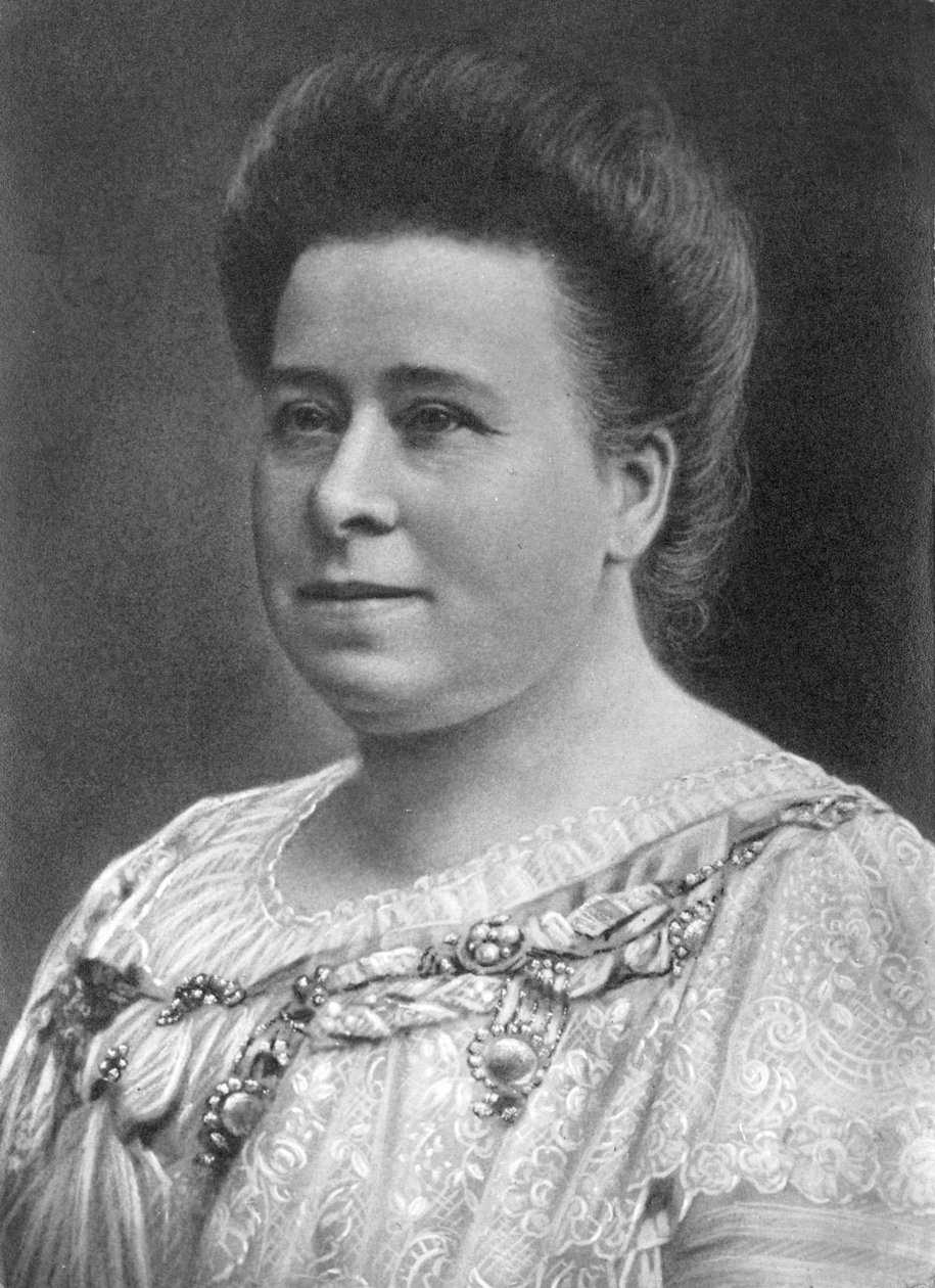Porträtt av kvinna möjligen Walter Nurnbergs mormor, Tyskland 1910 NURNBERG FAMILJFOTOGRAFIER: 12x17cm, studioporträtt retuscherat av kvinna möjligen Nurnbergs mormor C1910 Fotografi av Walter Nurnberg (1907-1991) som förvandlade industrifoto av Unbekannt