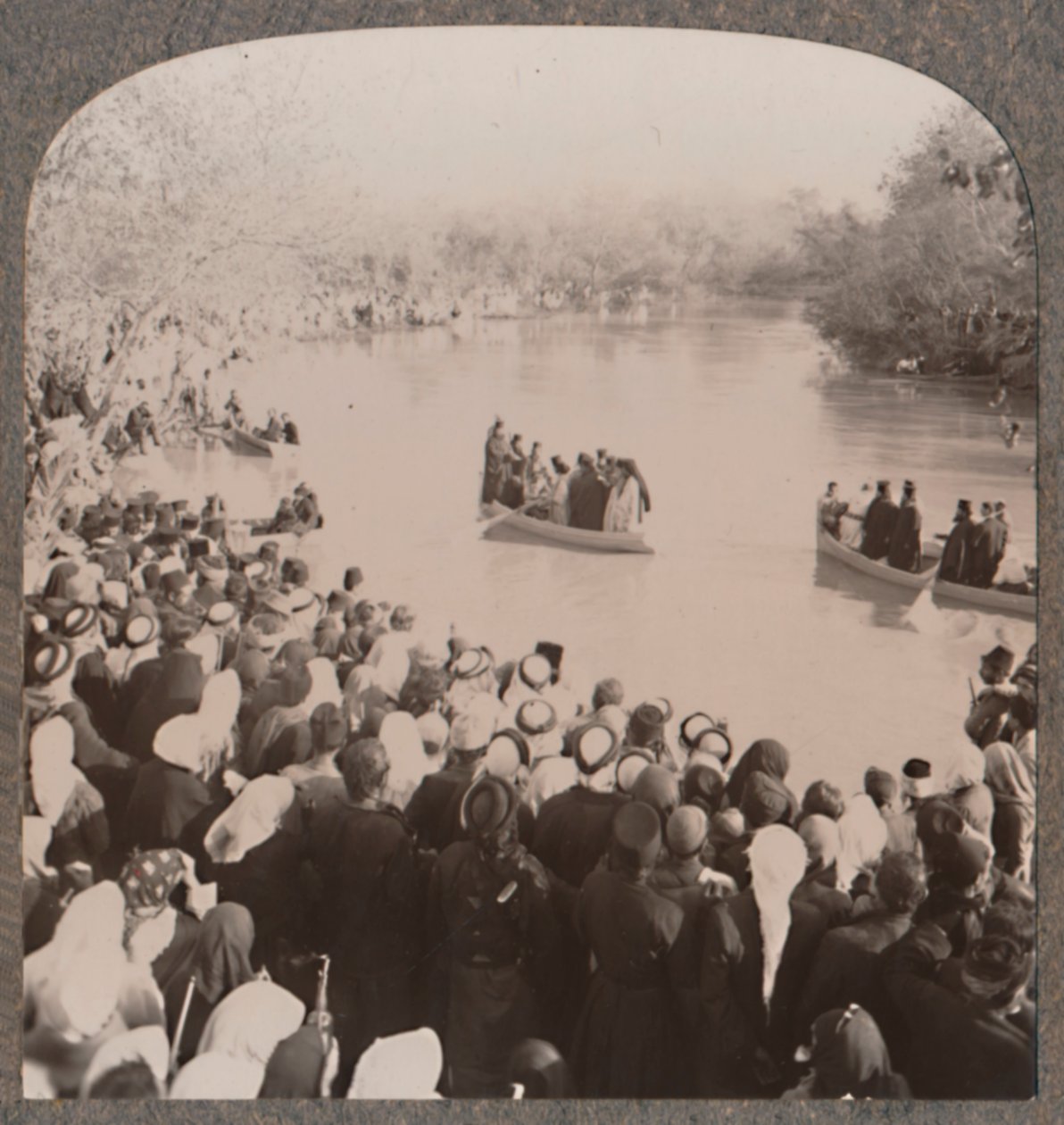 Präster som välsignar Jordan, c1900 av Unbekannt
