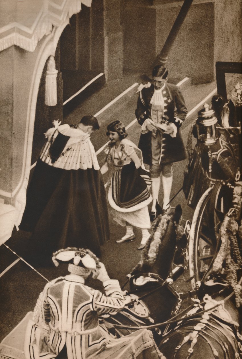 Prinsessan Elizabeth anländer för kröningen av sina föräldrar, 1937 av Unbekannt