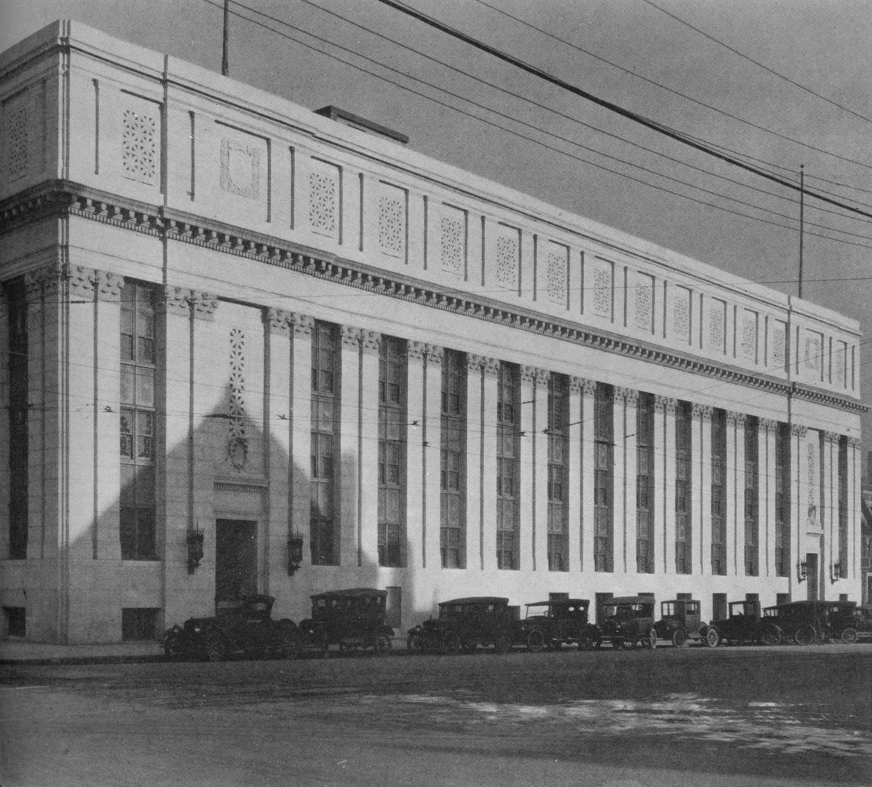 Huvudfasaden av frimurartemplet, Birmingham, Alabama, 1924 av Unbekannt
