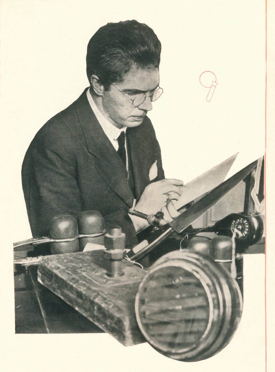 Professor Low proounds: The Quality of Perfection Defies Analysis, But It Is Significant That It av Unbekannt