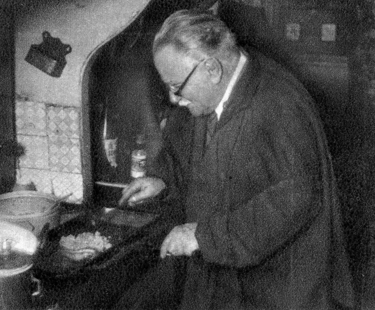 Prosper Montagne, fransk kock och författare, 1932 av Unbekannt