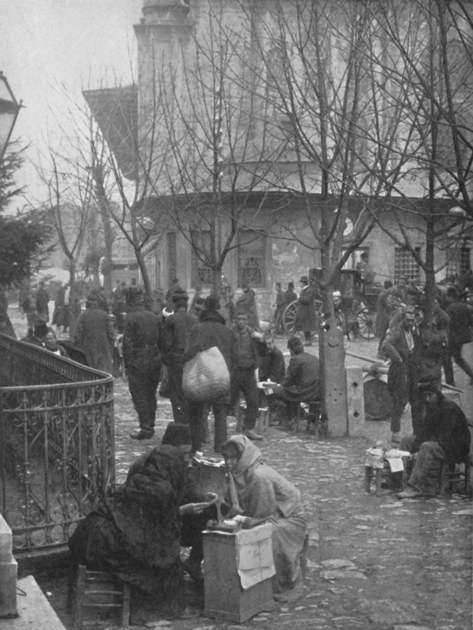 Public Letter-writers in a Constantinople Street, 1913 av Unbekannt