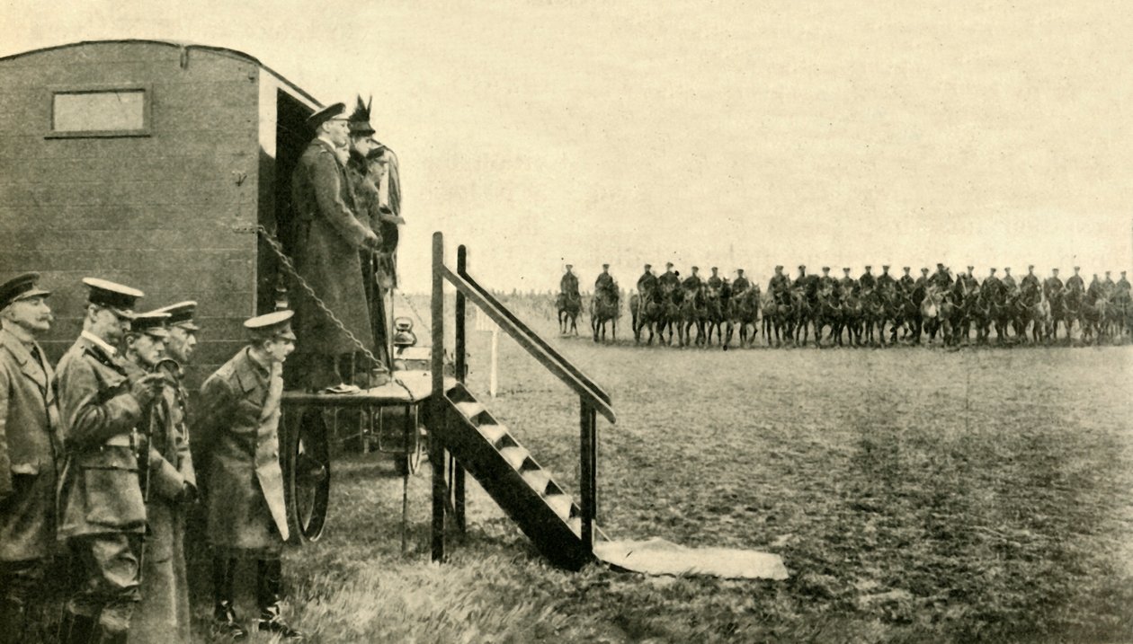 Drottning Mary av Teck besöker soldater vid Aldershot i Hampshire, första världskriget, 1915, c1920. av Unbekannt