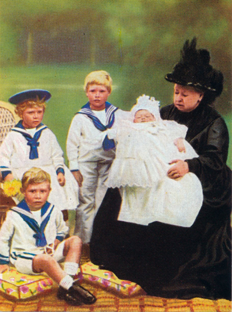 Drottning Victoria 1819-1901 avbildad med några av sina barnbarnsbarn, i Osborne House on the Is av Unbekannt