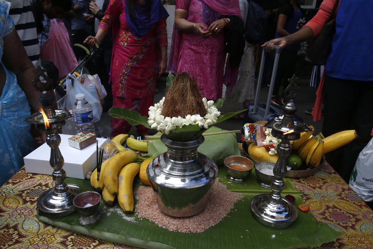 Rath Yatra vagnfestival i Paris. Erbjudanden. Frankrike av Unbekannt