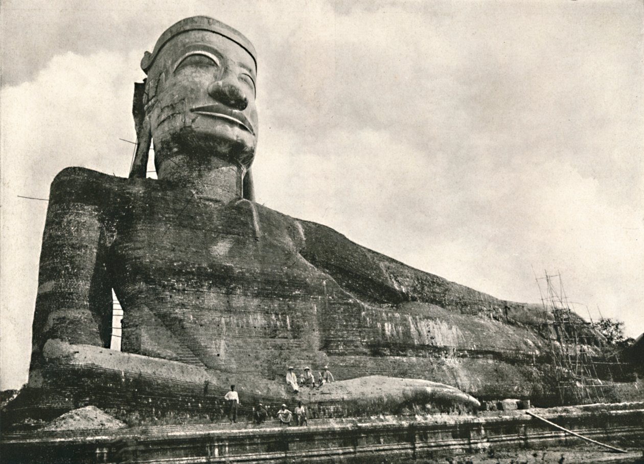 Lutande Buddha, Wingaba, Rangoon, 1900. av Unbekannt