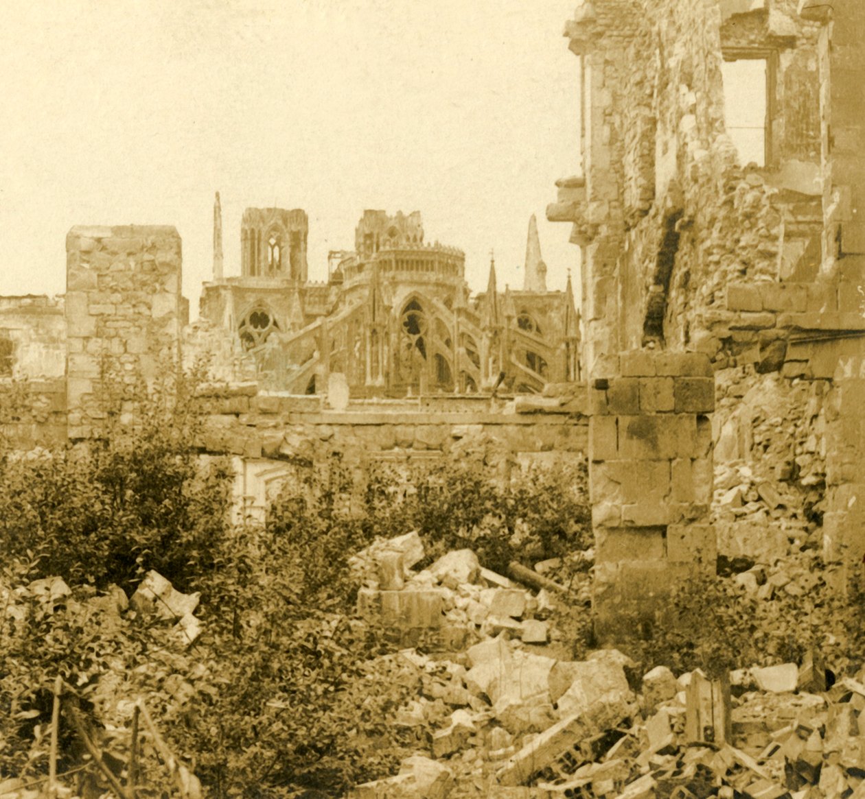 Reims katedral, Reims, norra Frankrike, c1914-c1918 av Unbekannt