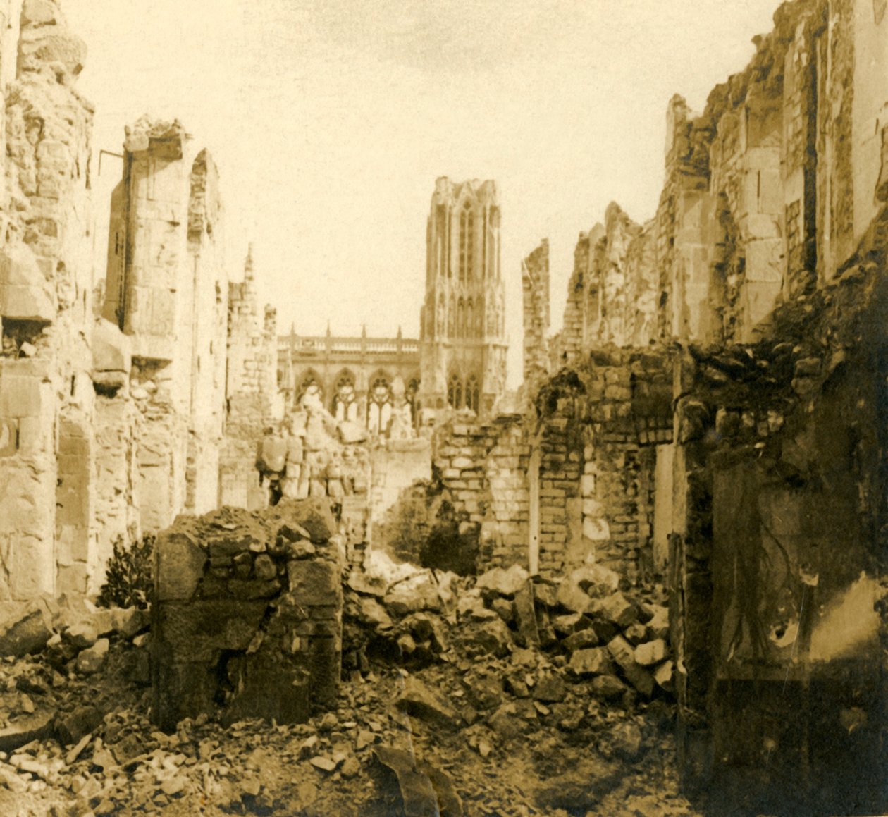 Reims katedral, Reims, norra Frankrike, c1914-c1918 av Unbekannt