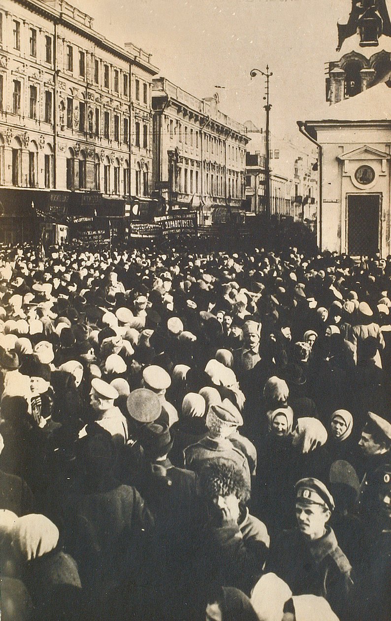 Revolutionära folkmassor på Tverskaya, Moskva, Ryssland, c1905-c1917 av Unbekannt