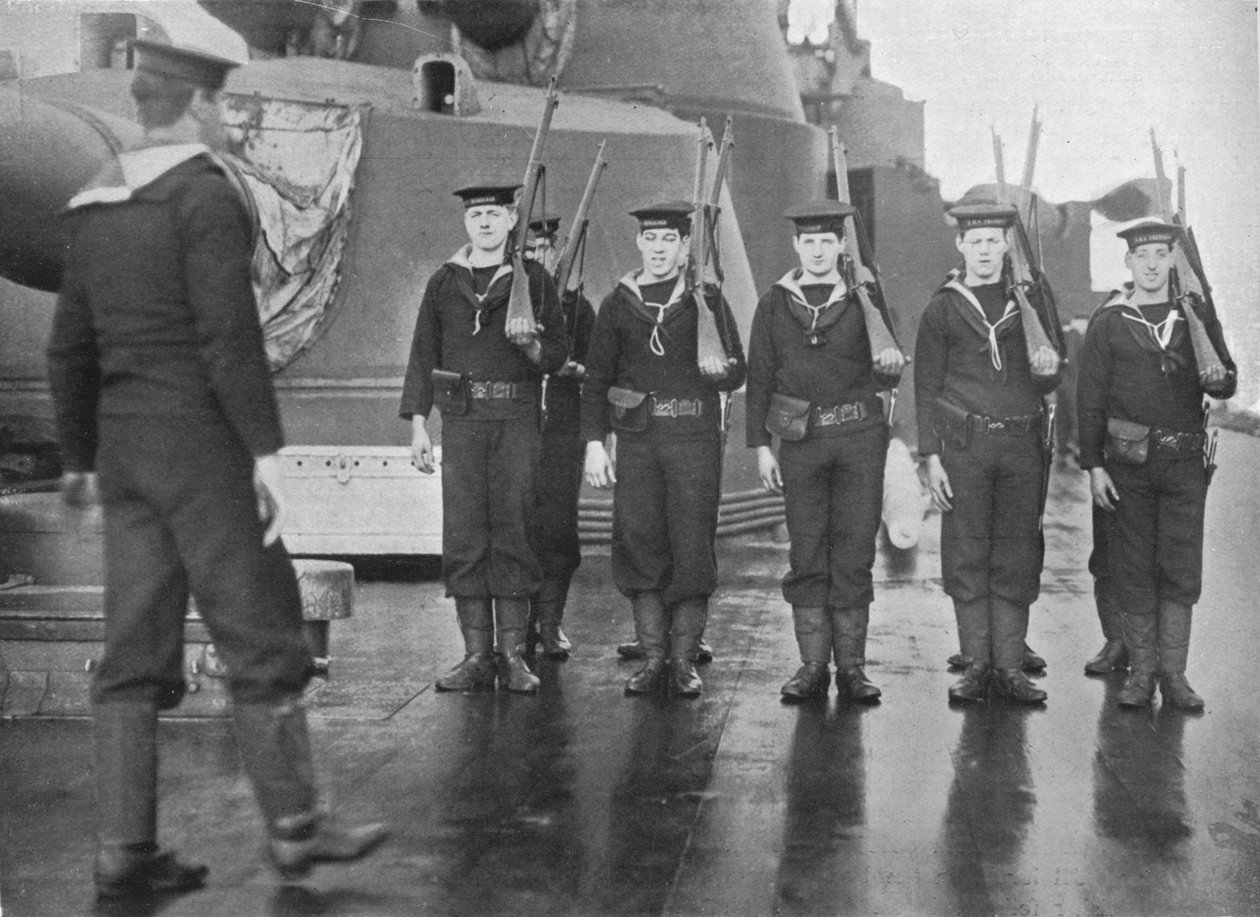 Gevärsövning ombord på ett brittiskt slagskepp, 1915 av Unbekannt