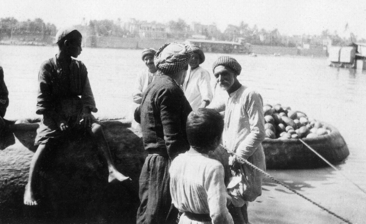 Flodfarkost lastad med meloner, Tigrisfloden, Bagdad, Irak, 1917-1919 av Unbekannt