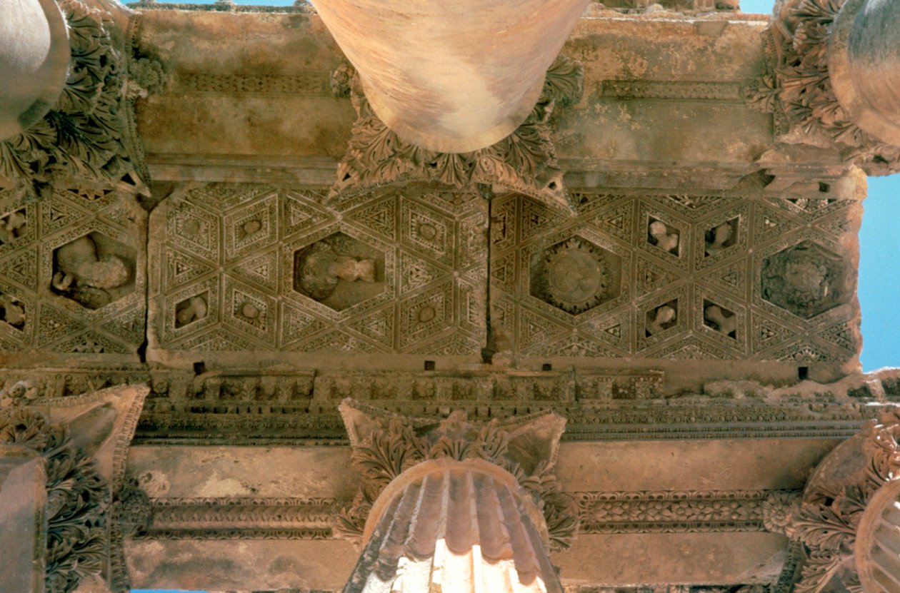 Romerska Bacchus tempel, Baalbek, Libanon, 2:a århundradet e.Kr av Unbekannt