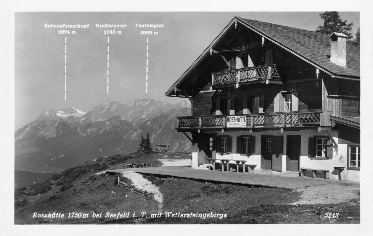Rosshutte och Wettersteingebirge-bergen, nära Seefeld, Österrike, 1900-talet av Unbekannt